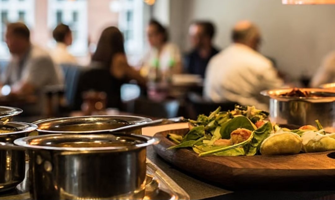 LPG Shortage Warning: Hotels, Restaurants in India May Shut Within Days