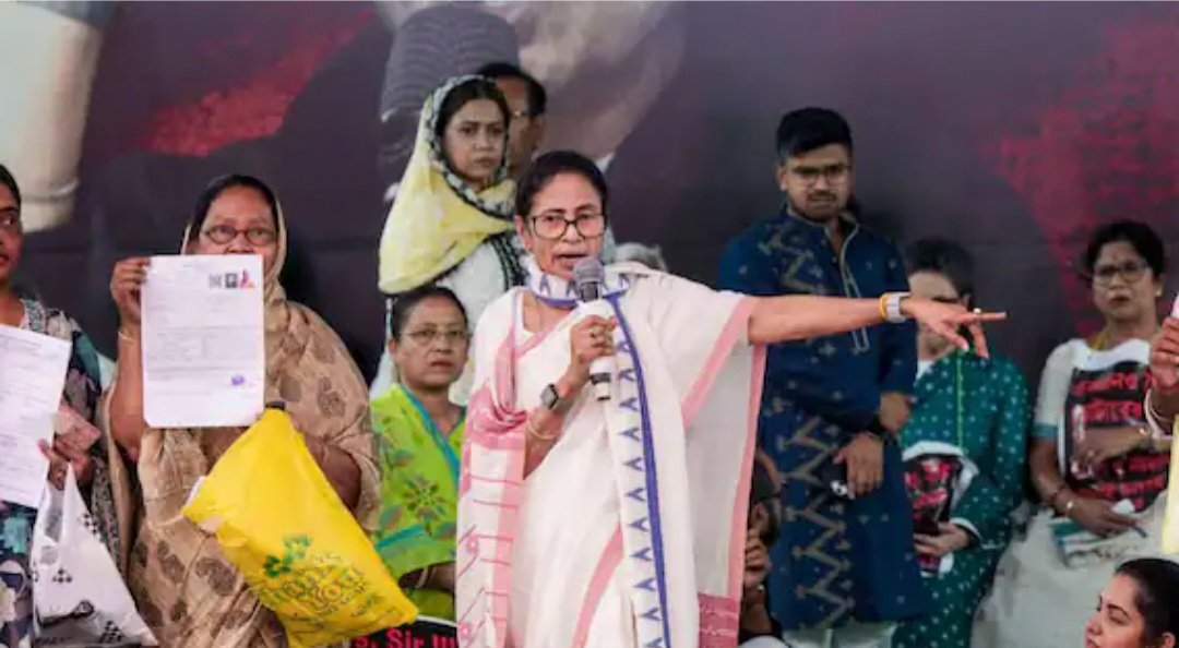 Living Voters Marked Dead’: Mamata Banerjee Targets Election Commission in Explosive Protest