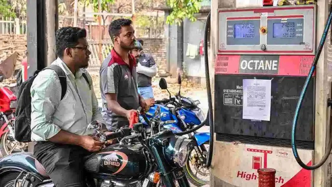 India Steps In as Bangladesh Faces Oil Shortage; 5,000 Tonnes of Diesel Supplied