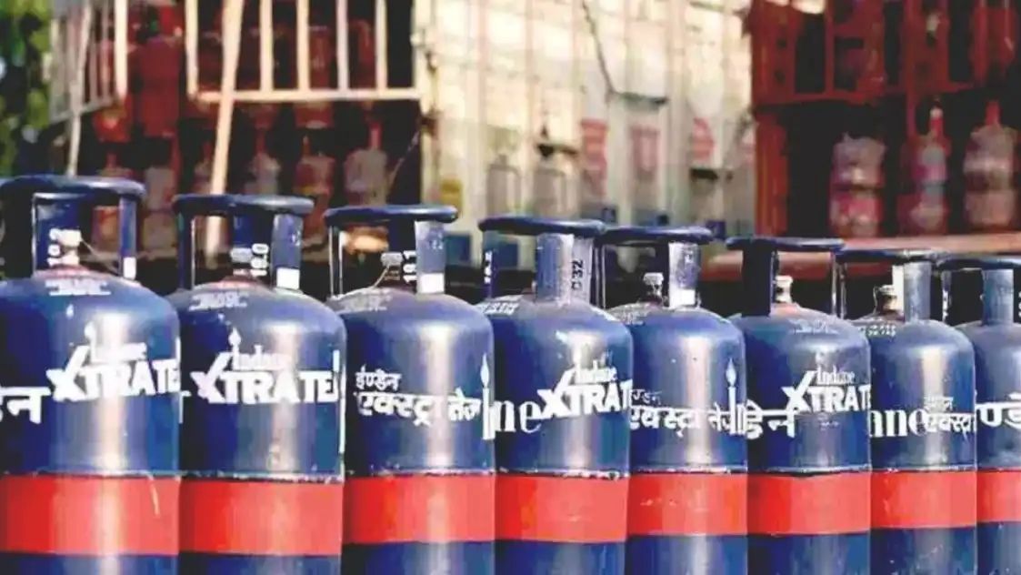 Centre Restarts Commercial LPG Supply, Big Relief for Hotels and Businesses