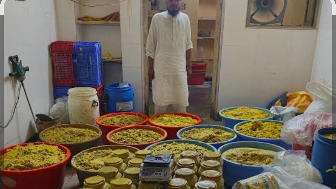 Illegal Samosa Unit Busted in Jiyaguda: Unhygienic Stock Worth ₹5 Lakhs Seized