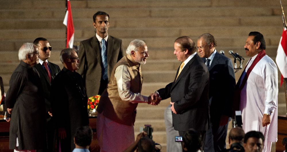 Manmohan Singh’s Cautious Diplomacy vs Modi’s Surprise Pakistan Visit Raises Questions