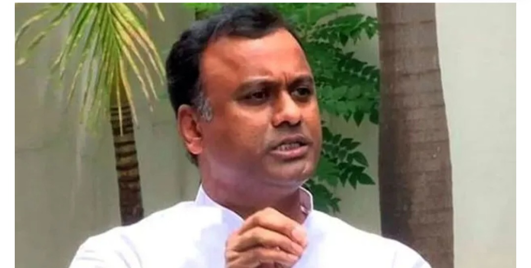 Komatireddy Raj Gopal Reddy Flags Gaps in Education, Irrigation and Roads in Assembly