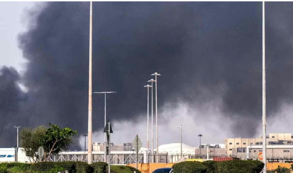 ईरान के तनाव बढ़े: बहरैन में हमले की धमकियों के बीच अमेज़न डेटा सेंटर बाधित