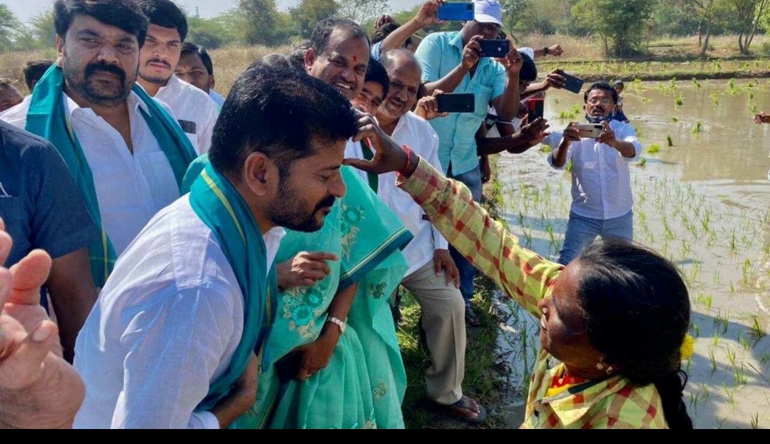 तेलंगाना के मुख्यमंत्री रेवंत रेड्डी ने रythु भरोसा योजना के तहत ₹5,700 करोड़ जारी किए।