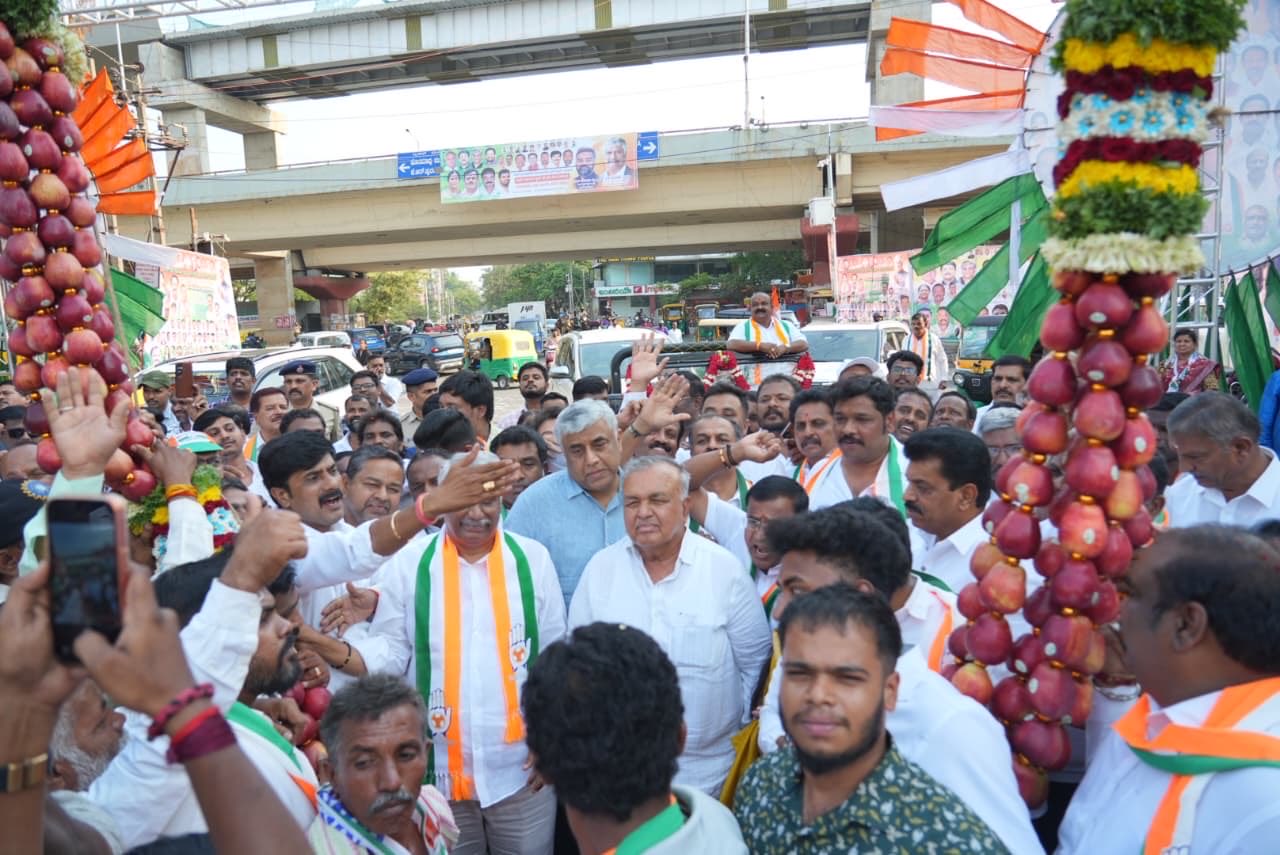 కేఆర్ పురం లో భారీ ద్రోహం: వందలాది మంది బీజేపీని వీడి, కేశవ్ నేతృత్వంలో కాంగ్రెస్ లో చేరారు.
