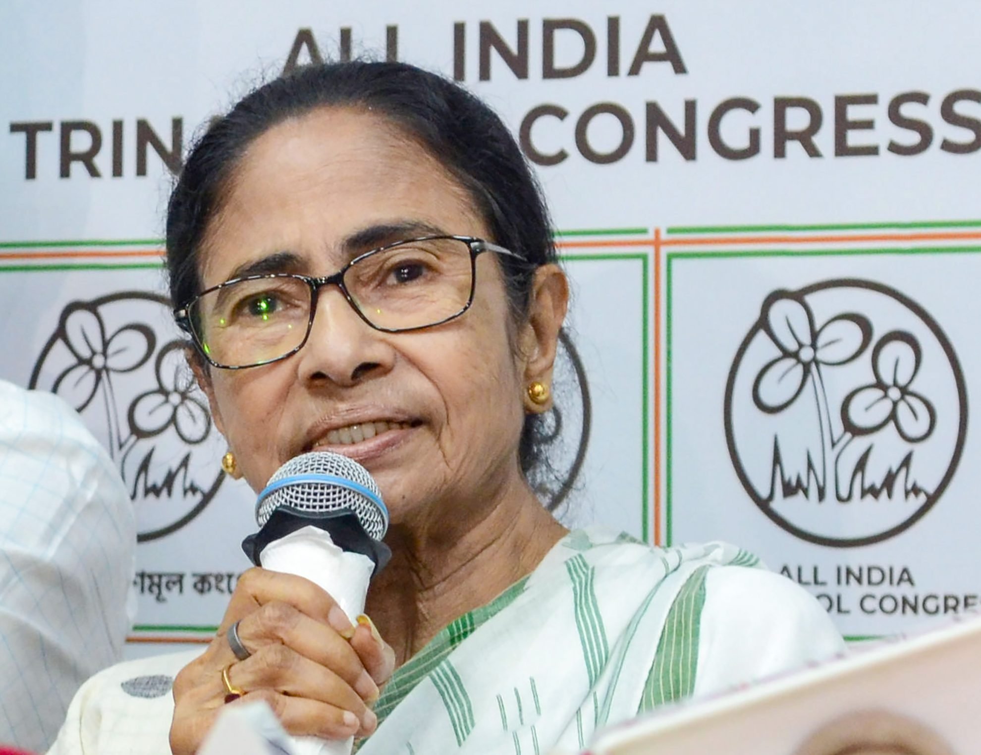 ममता बनर्जी ने बंगाल चुनाव में setback के बाद इस्तीफा देने से किया इनकार, कहा "इस्तीफे का कोई सवाल नहीं"