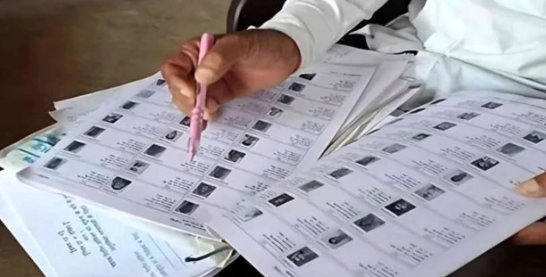तेलंगाना में विशाल मतदाता सत्यापन अभियान नेpanic पैदा कर दिया, कांग्रेस ने “छिपे हुए सफाई योजना” का आरोप लगाया।