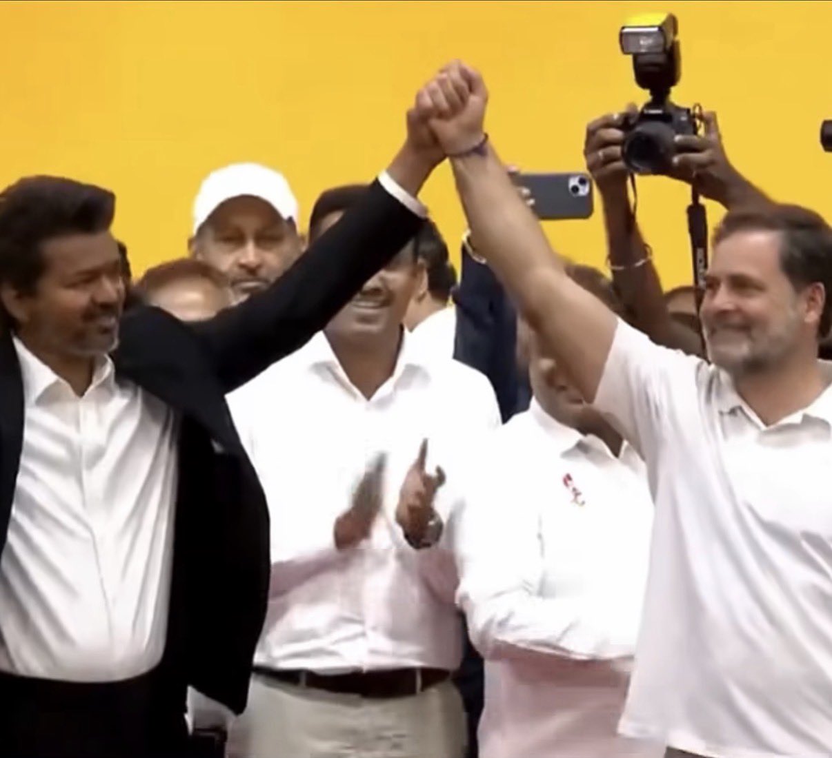कांग्रेस लगभग 60 वर्षों के बाद तमिलनाडु कैबिनेट में फिर से प्रवेश करेगी; दो विधायक 21 मई को मुख्यमंत्री विजय के नेतृत्व वाली सरकार में मंत्री के रूप में शपथ लेंगे।