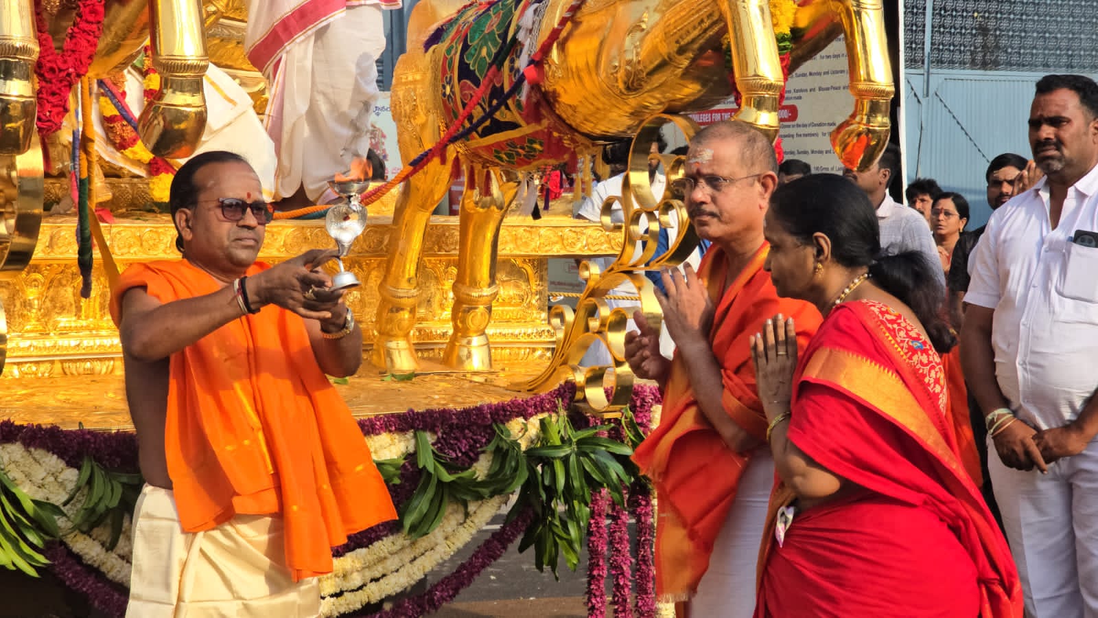 श्रीशैल में भव्य स्वर्ण रथोत्सव का आयोजन