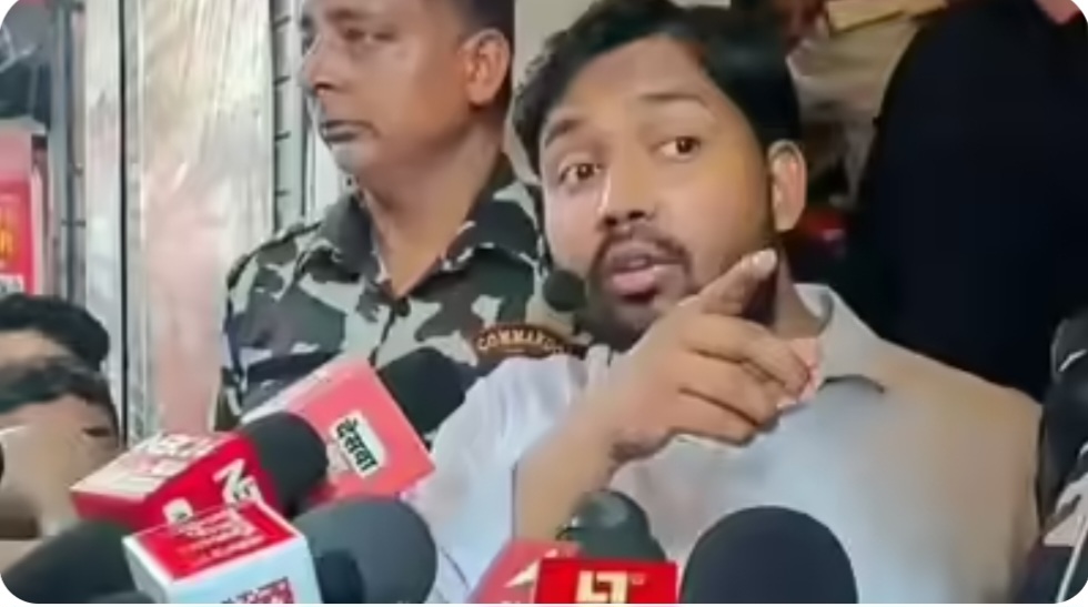 खान सर को पटना कोचिंग सेंटर में हुई गोलीबारी की घटना के बाद कानूनी जांच का सामना करना पड़ रहा है।