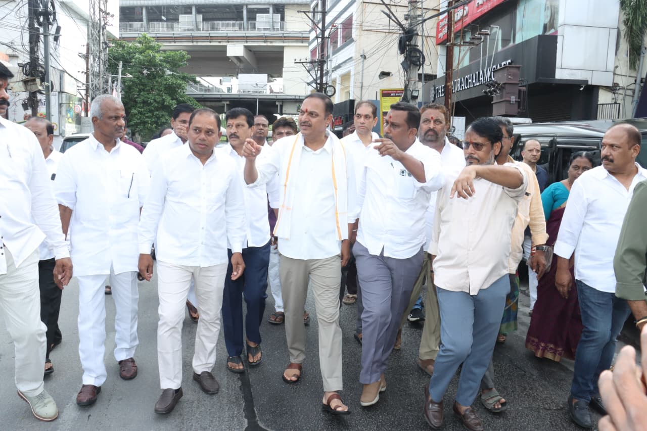 Uppal MLA Bandari Laxma Reddy Visits Street No. 8 in Habsiguda