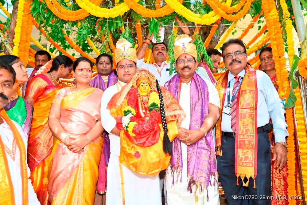 Temple security staff offer Ashada Sare with devotion in Vijayawada