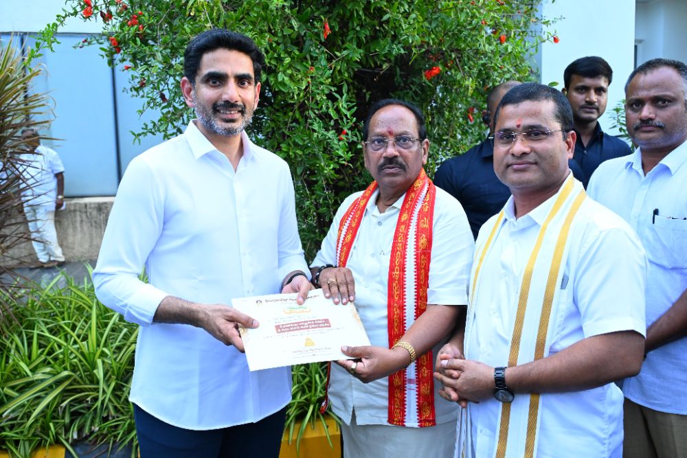 Temple Chairman and EO Hand Over Invitations Ahead of New Bhavan Inauguration